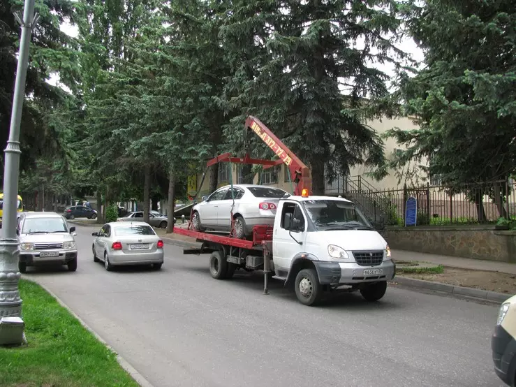 Эвакуация незаконно припаркованного автотранспорта 002